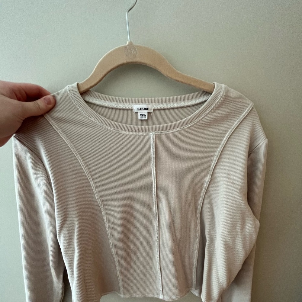 Seam Front Crop Top Long Sleeve (OWO)